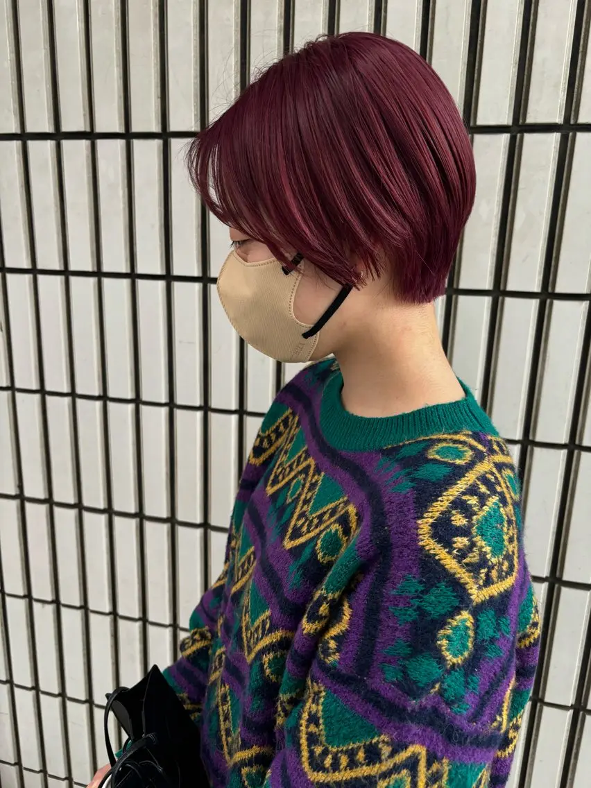 ショート カラー レッドカラー LOMARLIE JURIAのヘアスタイル
