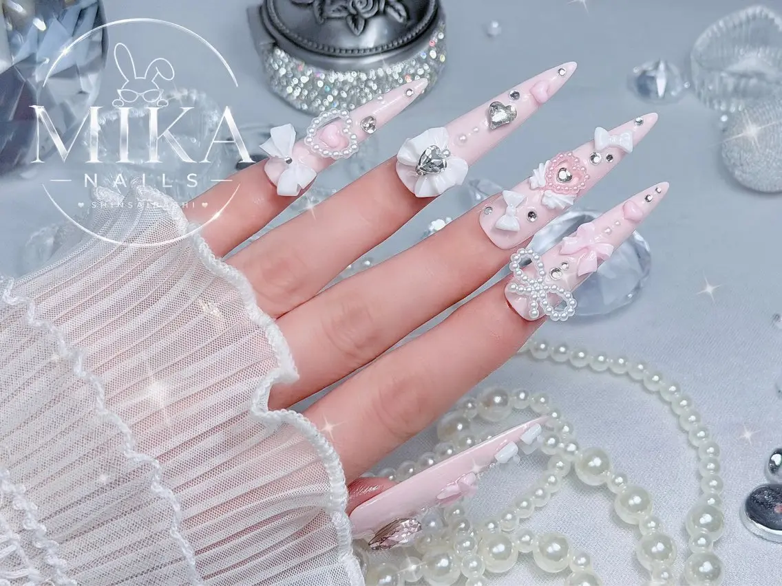 ネイル アートネイル チークネイル ドット フットネイル フレンチネイル ハンドネイル 🌱Rina🎀 Mikaのネイルデザイン