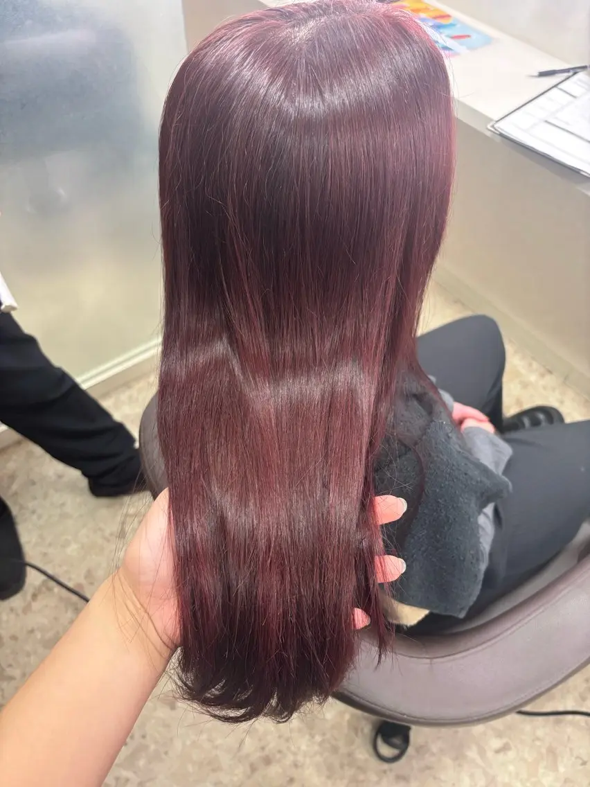 ロング カラー レッドカラー 山本 きらりのヘアスタイル