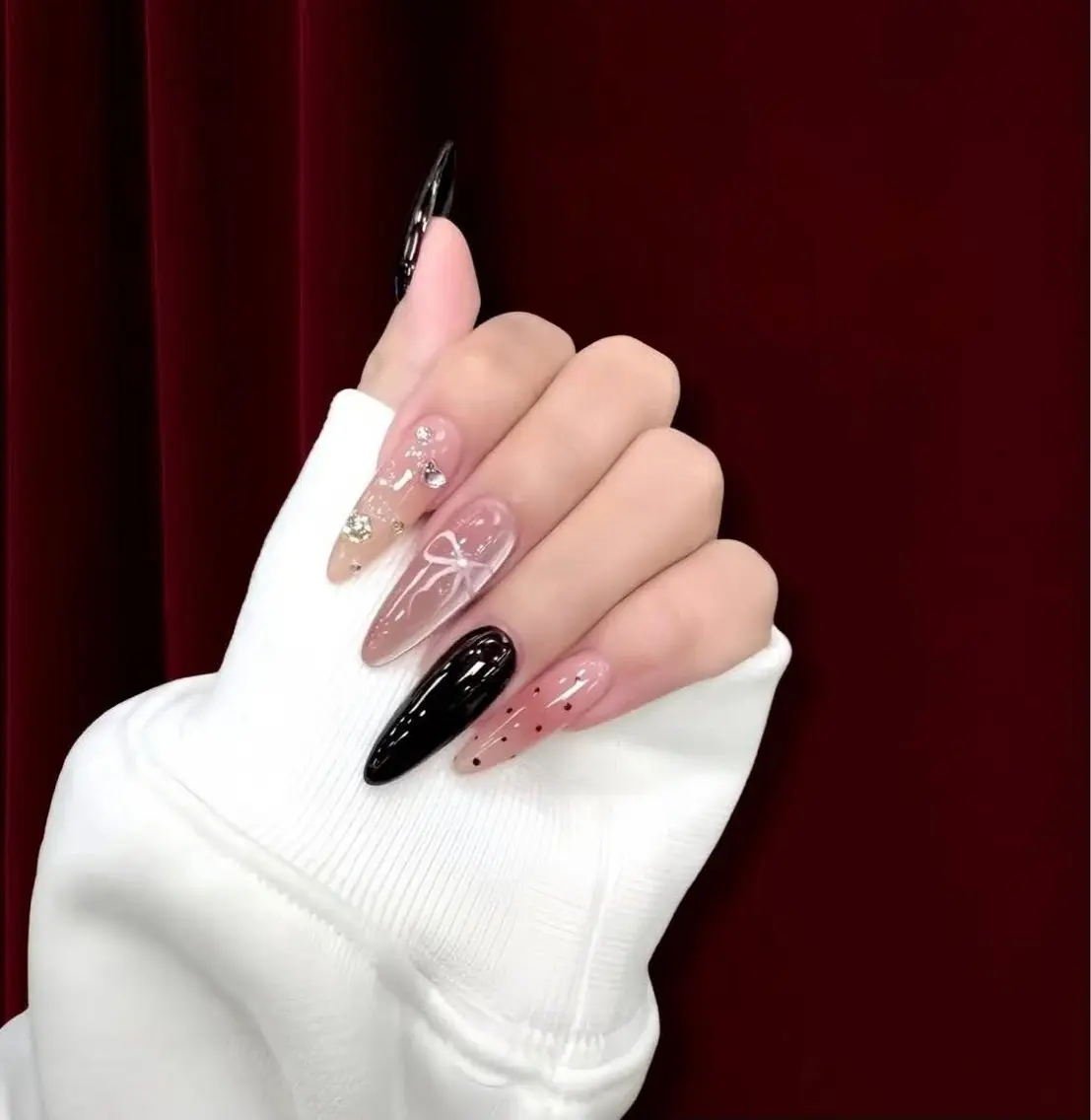 ネイル MQueen ネイルサロンのネイルデザイン