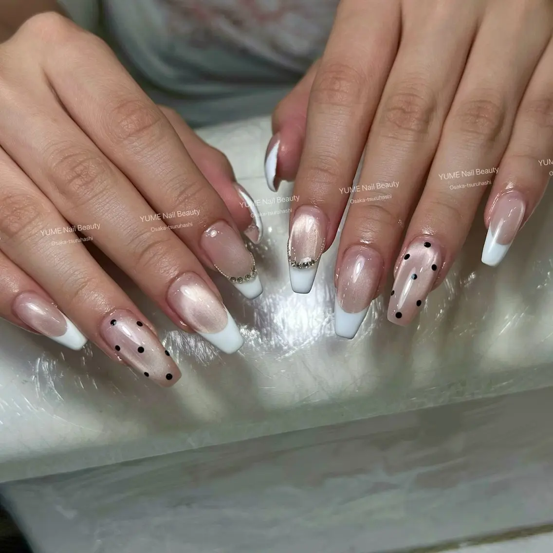 ネイル ドット フレンチネイル マグネットネイル CHILL NAILのネイルデザイン