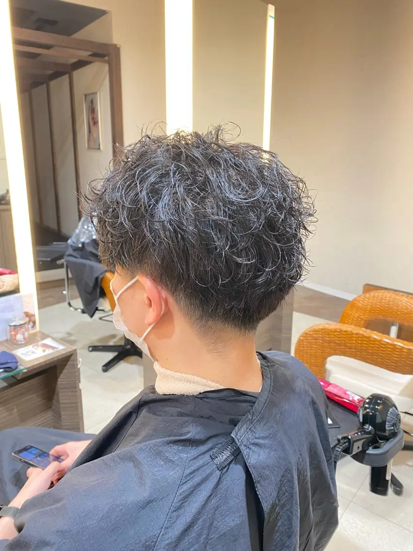 パーマ メンズ カット パーマ トリートメント スパイラル波巻き パーマ井本汰壱のヘアスタイル