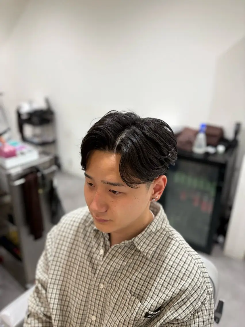 パーマ メンズ フェザーパーマ メンズパーマ カット パーマ 深澤 知樹のヘアスタイル