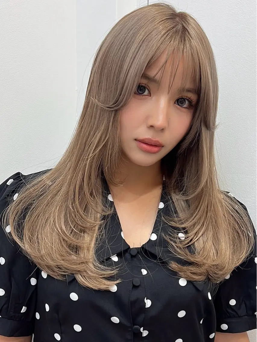 セミロング シールエクステ エクステ 韓国風ヘア レイヤーカット ヘアカラー エクステ ヘアサロンelyts 表参道店のヘアスタイル