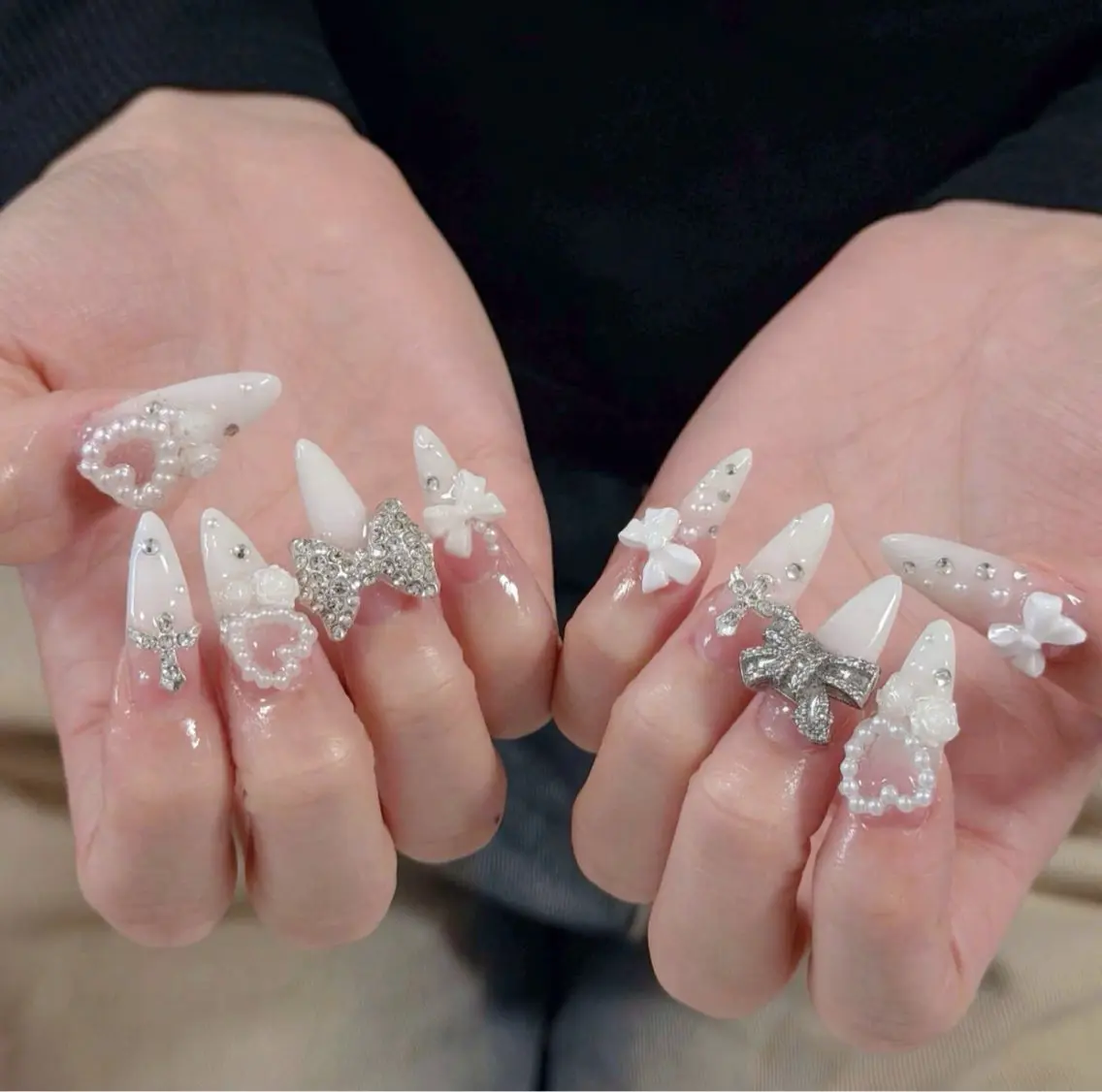 ネイル ハンドネイル moon nailsのネイルデザイン