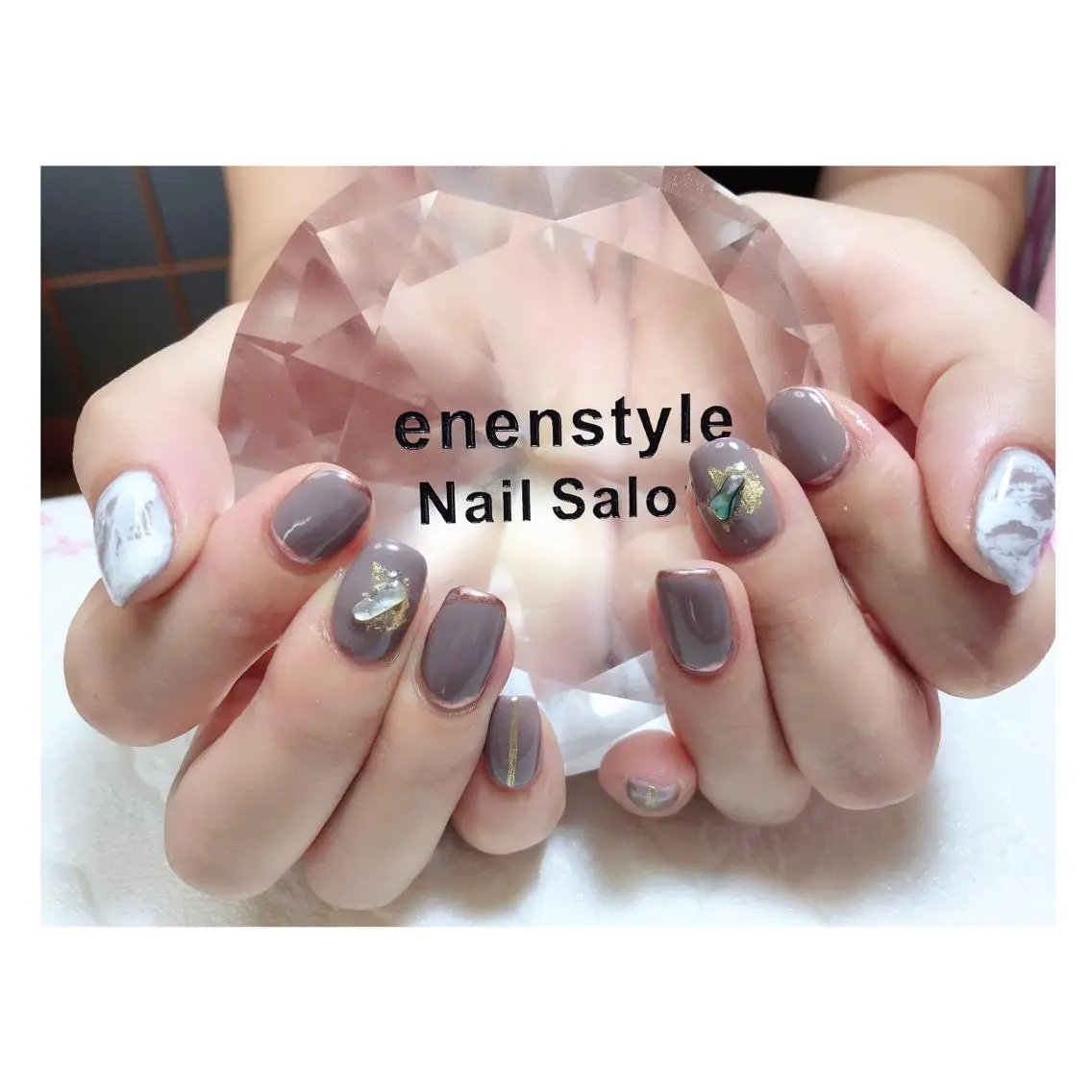 ショート ネイル ジェルネイル 大理石ネイル(マーブル) ハンドネイル 🐾enen style 🐾のネイルデザイン