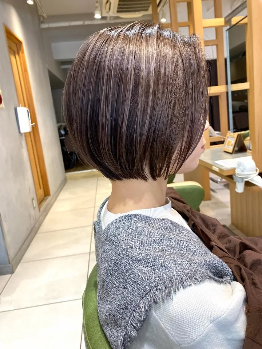 丸みショート×艶カラー×２ステップトリートメントの写真