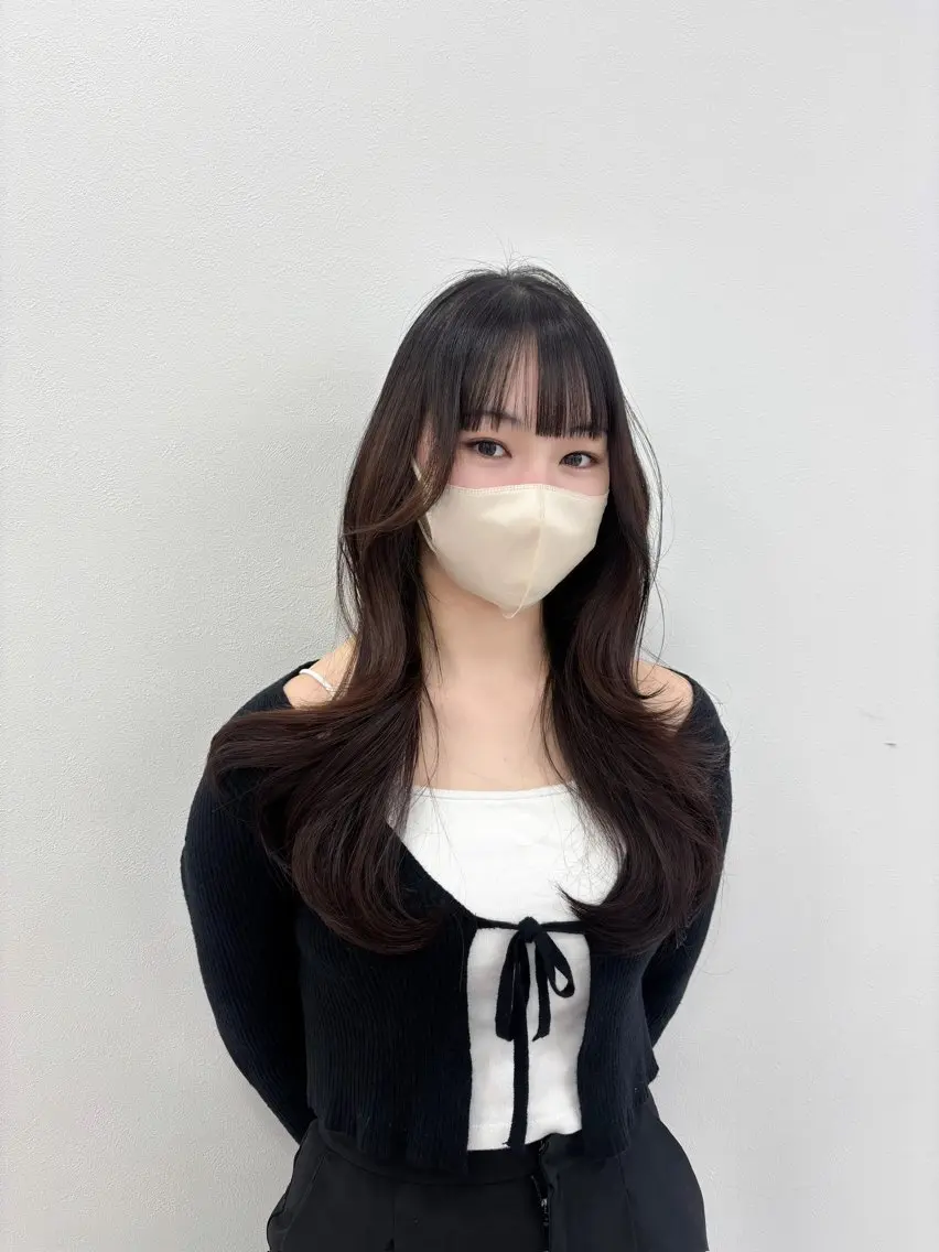 セミロング 抜け感レイヤー︴ ニュアンスカラーのヘアスタイル