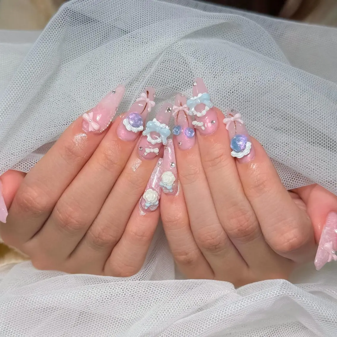 ロング カラー グラデーションカラー 韓国風ヘア ハンドネイル yuna ユナのネイルデザイン