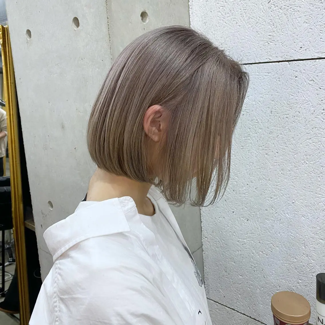 ショート カラー ネイル マツエク・マツパ ベージュカラー ボブ 中山 天地のヘアスタイル