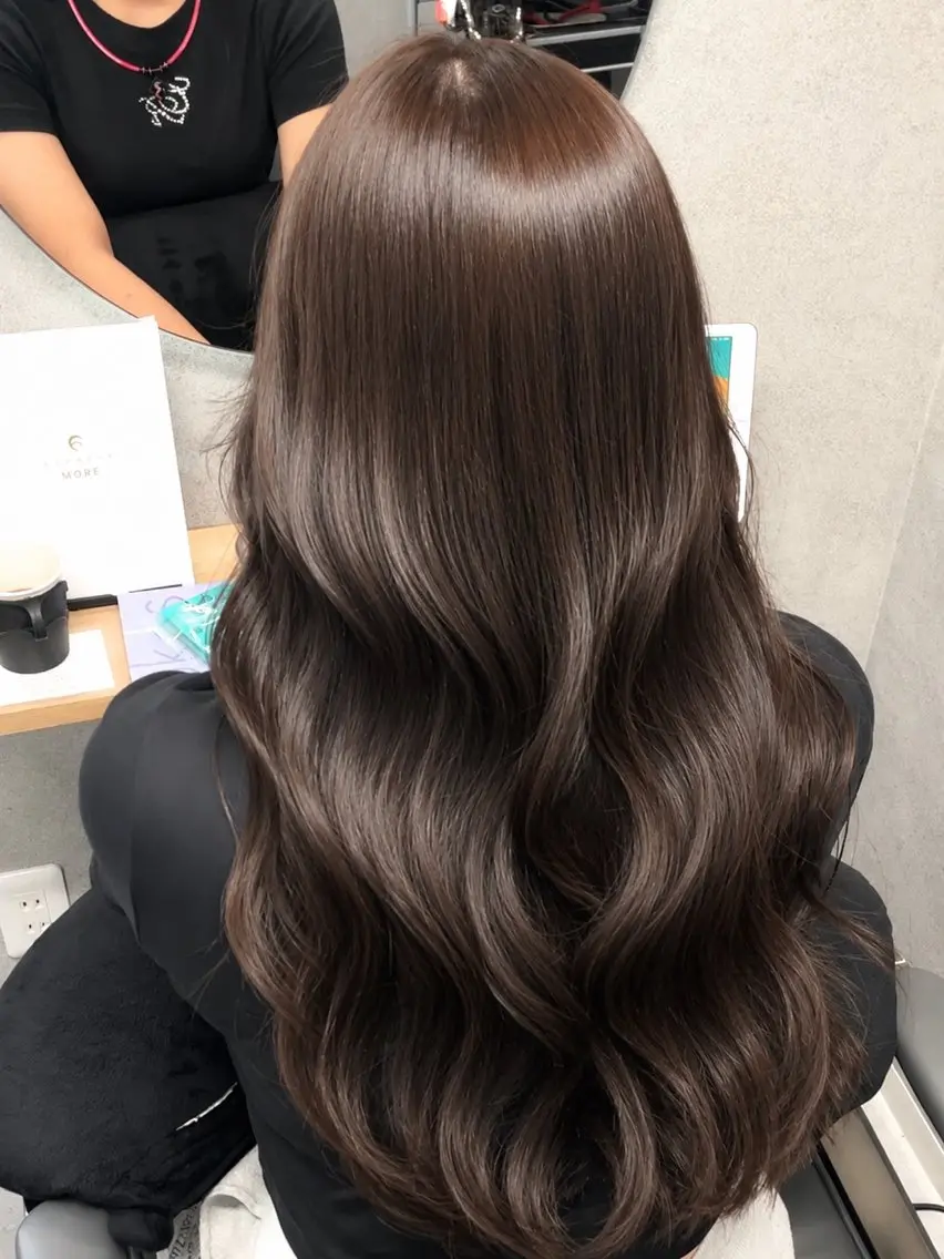 セミロング レイヤーカット カット ヘアカラー トリートメント 透明感カラー/レイヤ ー/顔まわり/辻部のヘアスタイル