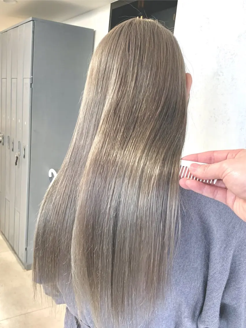 ロング カラー ブリーチ ケアブリーチ ケアカラー 透明感カラー ダブルカラー カット ヘアカラー トリートメント ｉｌｉ 大阪のヘアスタイル