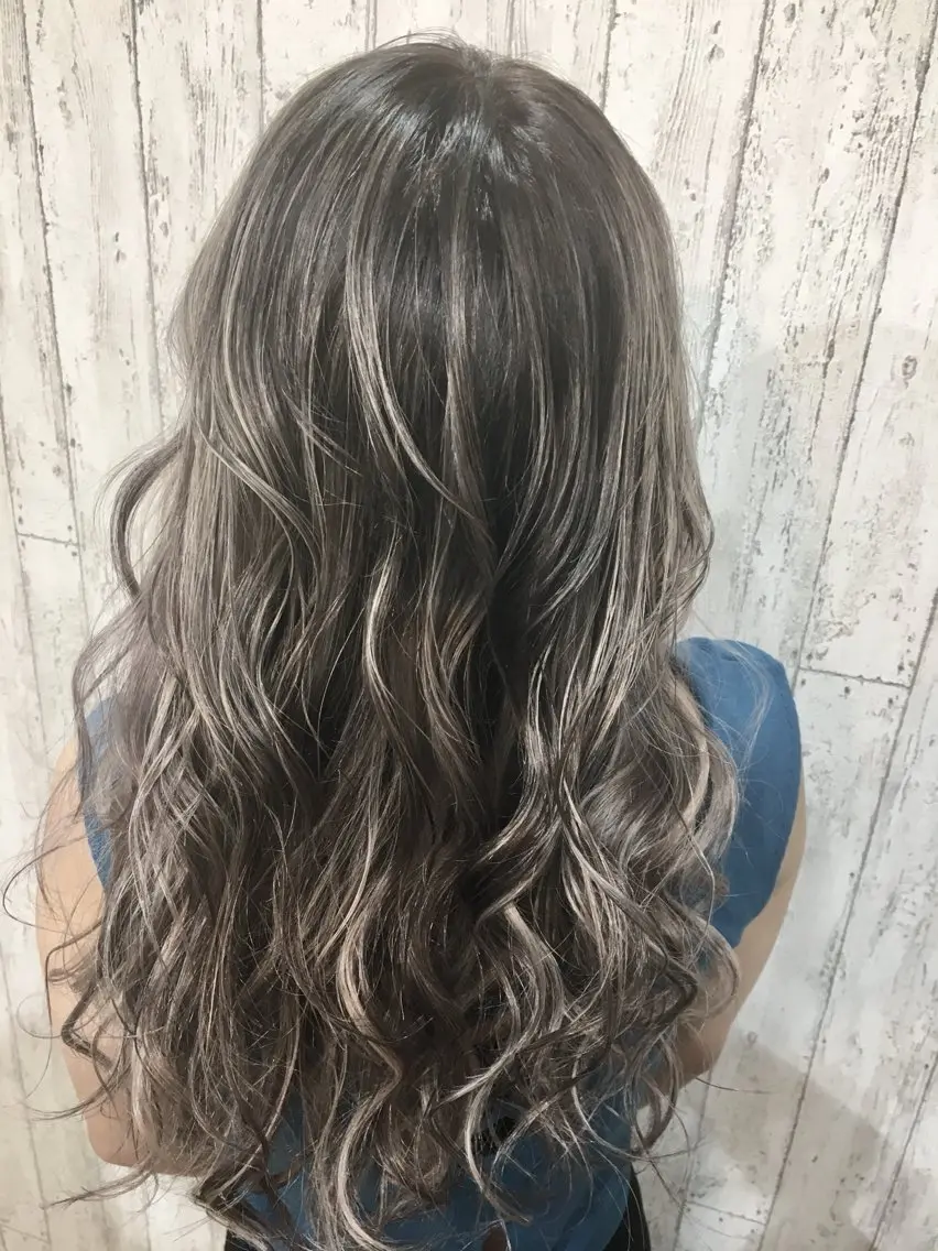 ロング ヘアカラー 艶髪カラー┊︎ レイヤーボブ🍀きりのヘアスタイル