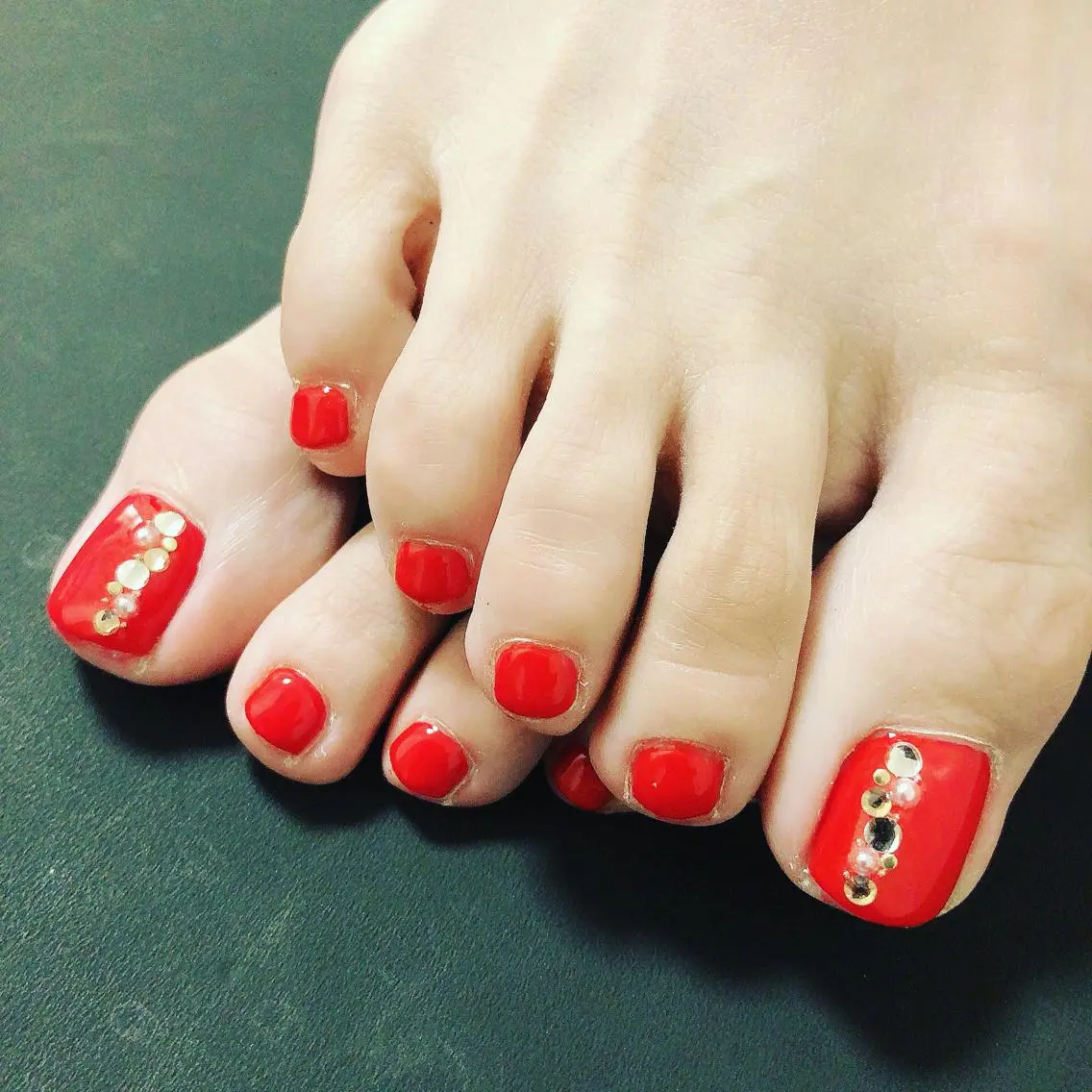 フットのジェルネイル★ケア込み★1色全体塗りの写真