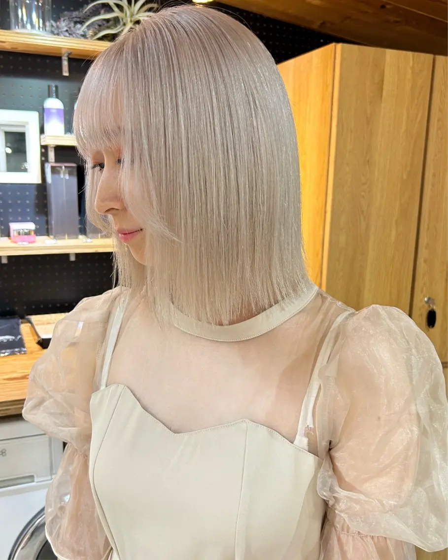ミディアム カラー メンズ ブロンド ホワイトブロンド カット ヘアカラー トリートメント 🧸艶々韓国ヘア 🧁mizunaのヘアスタイル