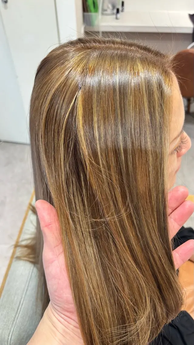 セミロング カラー ヘアカラー トリートメント 菊地 聖のヘアスタイル