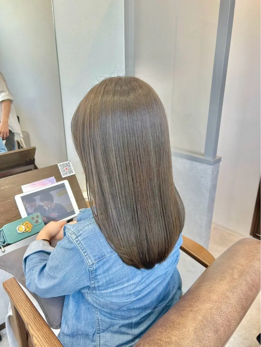 セミロング カラー カット ヘアカラー トリートメント 久保田康雅　辻堂 髪質改善×縮毛矯正のヘアスタイル