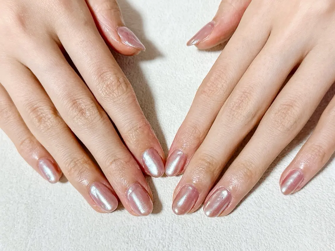 ネイル オーロラネイル フットネイル フレンチネイル ジェルネイル マグネットネイル ハンドネイル mogunail &blowのネイルデザイン