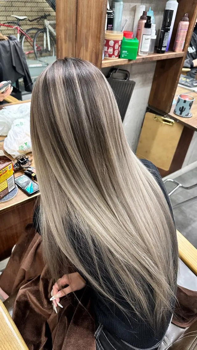 ロング カラー ヘアカラー トリートメント 難波ブリーチカラー 伊藤洋輝のヘアスタイル