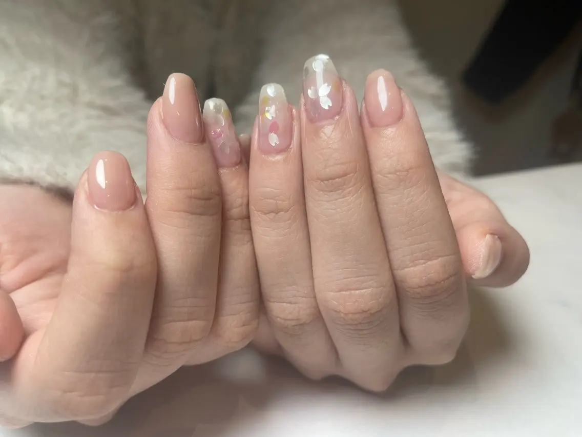 桜ホロ🌸埋め込みネイル💅の写真