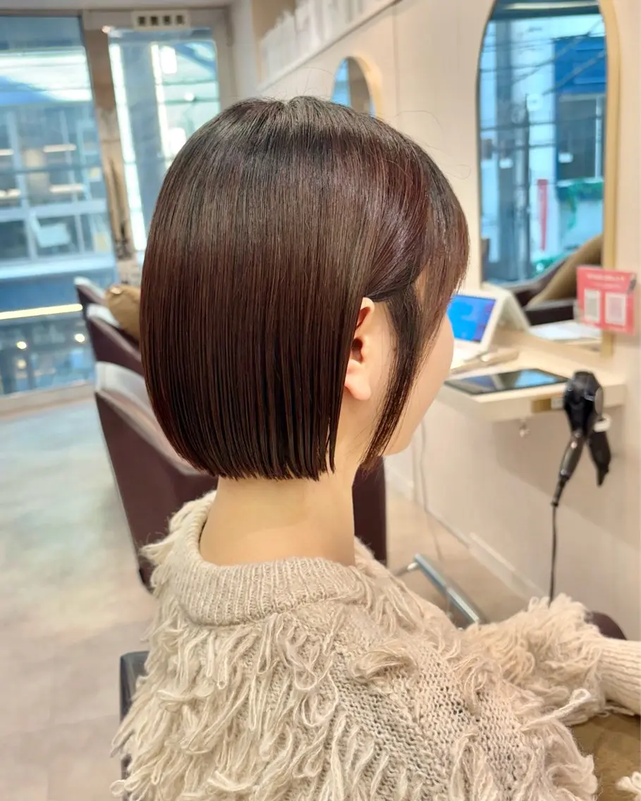 ミディアム カラー 切りっぱなしボブ ショートボブ ハイライトカラー ボブ くびれヘア カット ヘアカラー トリートメント ショート/ボブ/ 透明感カラー/ほのかのヘアスタイル