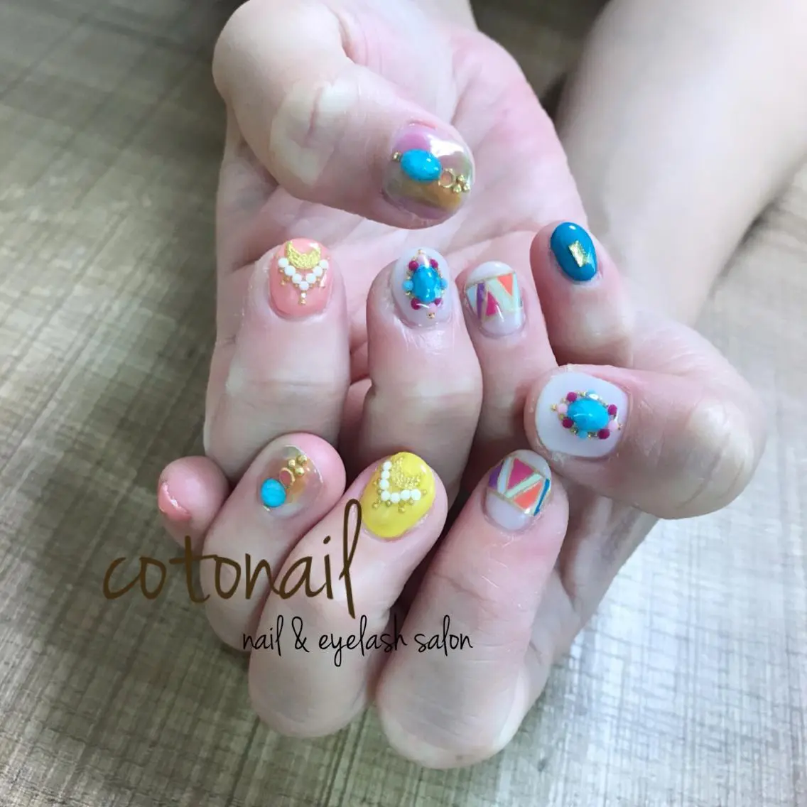 ショート ネイル アートネイル ハンドネイル ツメトマツゲ .のネイルデザイン