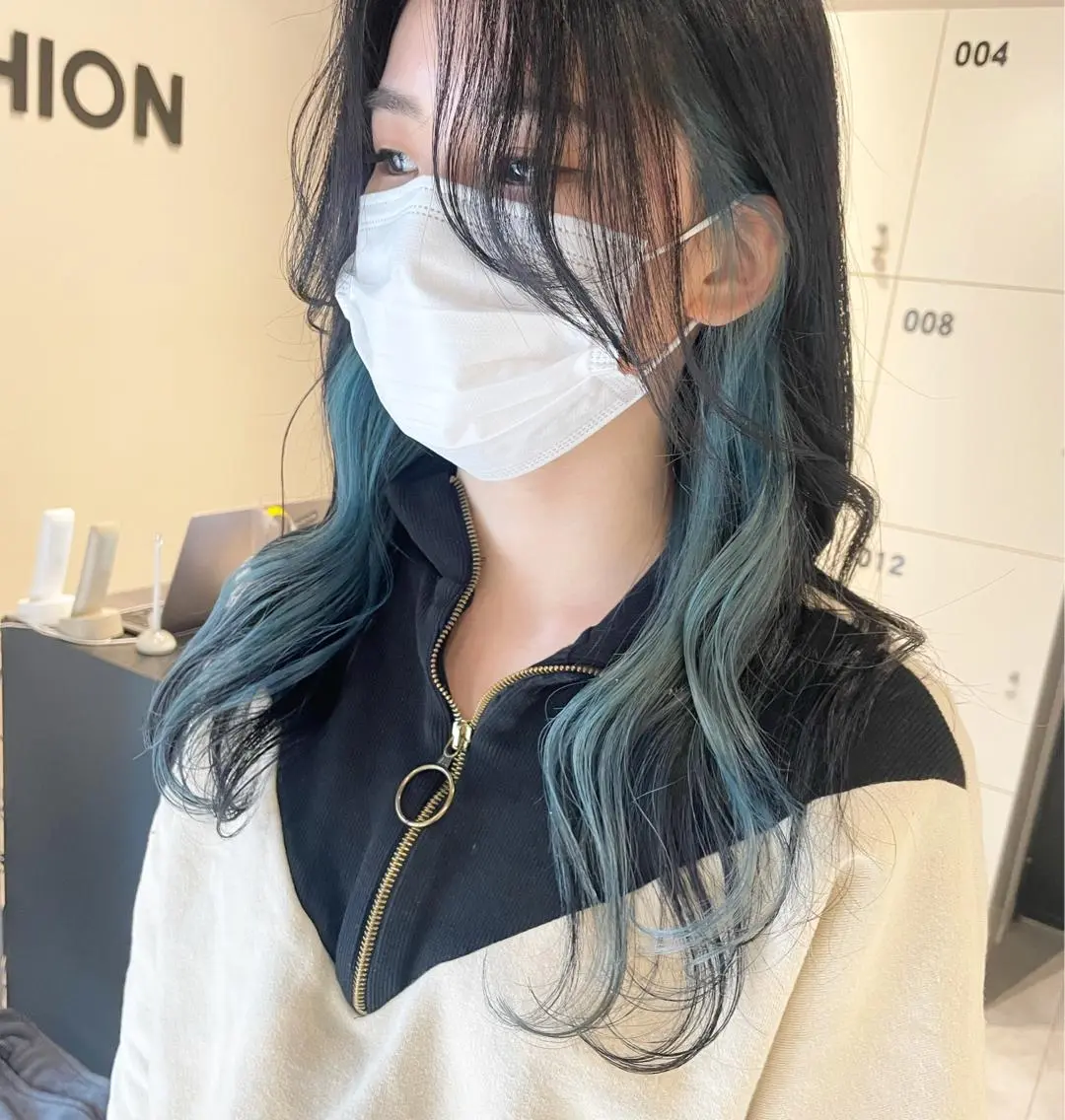 ミディアム カラー ブルーカラー ブリーチ👩‍🦳/ ‪✂︎MANAMIのヘアスタイル
