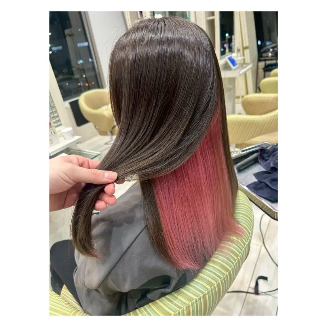 セミロング ヘアカラー 石橋 咲のヘアスタイル