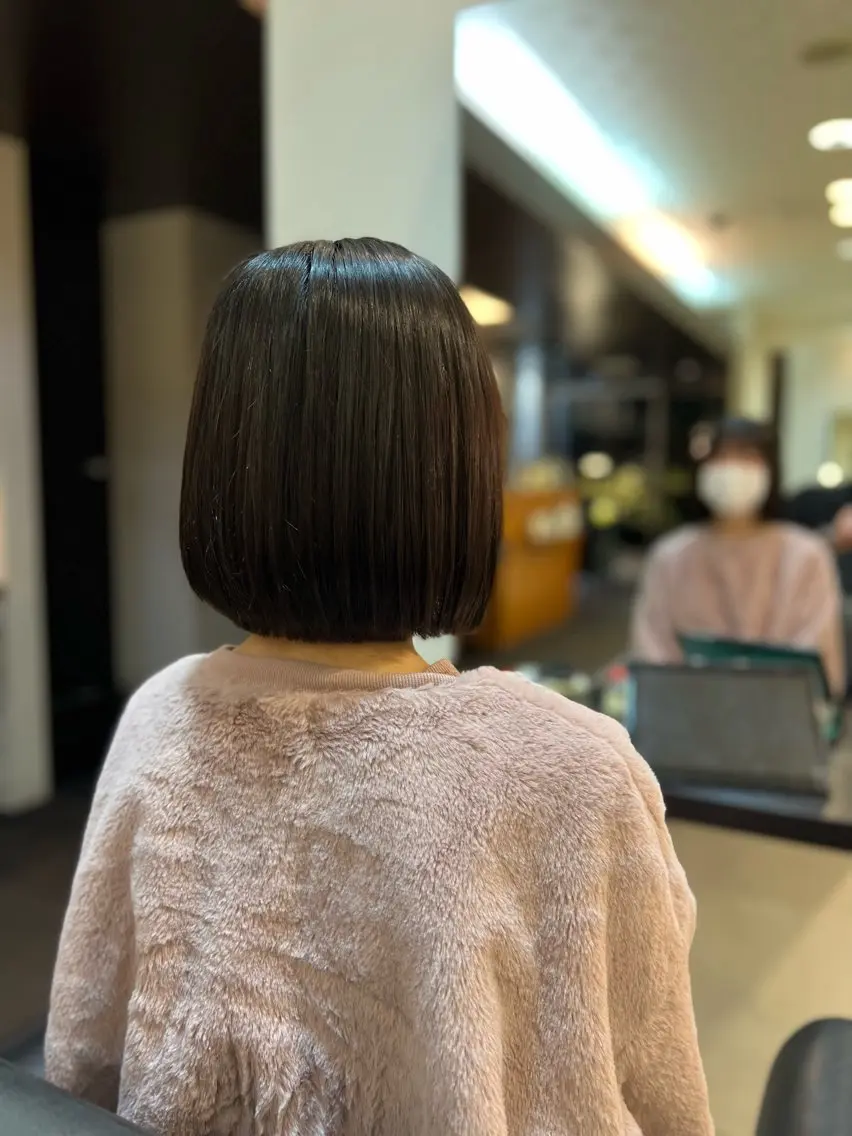 ショート パーマ 縮毛矯正/ レイヤー/ミディアムのヘアスタイル