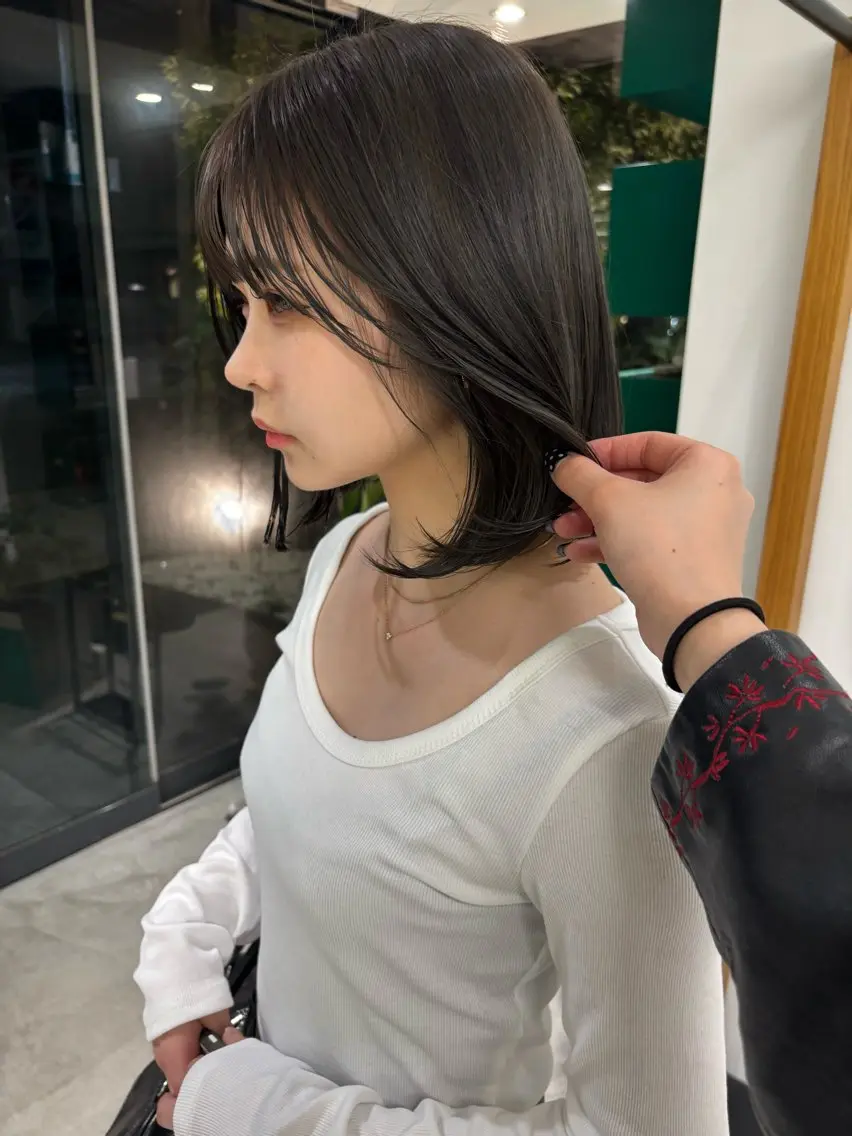 カラー 透明感カラー なのは\透け感カラー \レイヤーカットのヘアスタイル