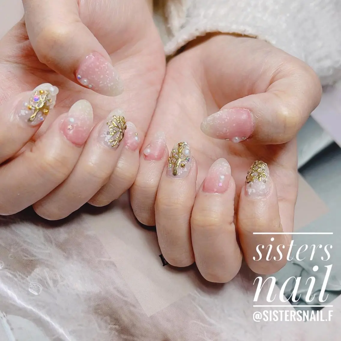 ネイル アートネイル ゴールド ホログラムネイル キラキラネイル マットネイル sisters nail.fのネイルデザイン