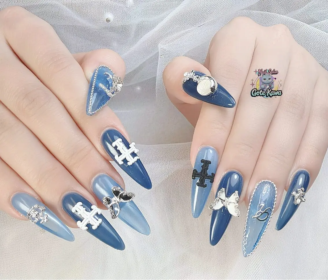ネイル ブルー 持ち込み 春ネイル バレンタイン ハンドネイル ハンドケア Gote Kawa nail salonのネイルデザイン