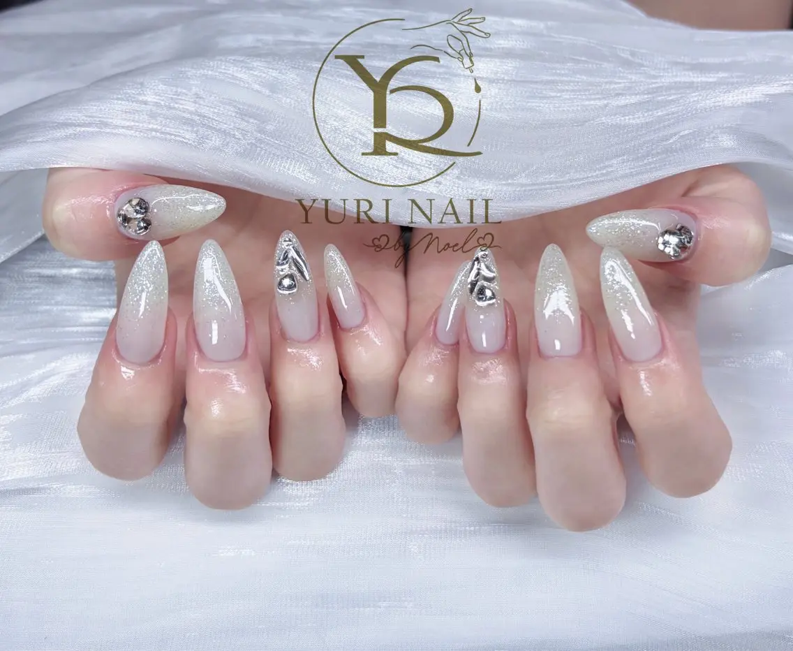 ネイル ハンドネイル フットネイル ハンドケア YURI Nail NARITAのネイルデザイン