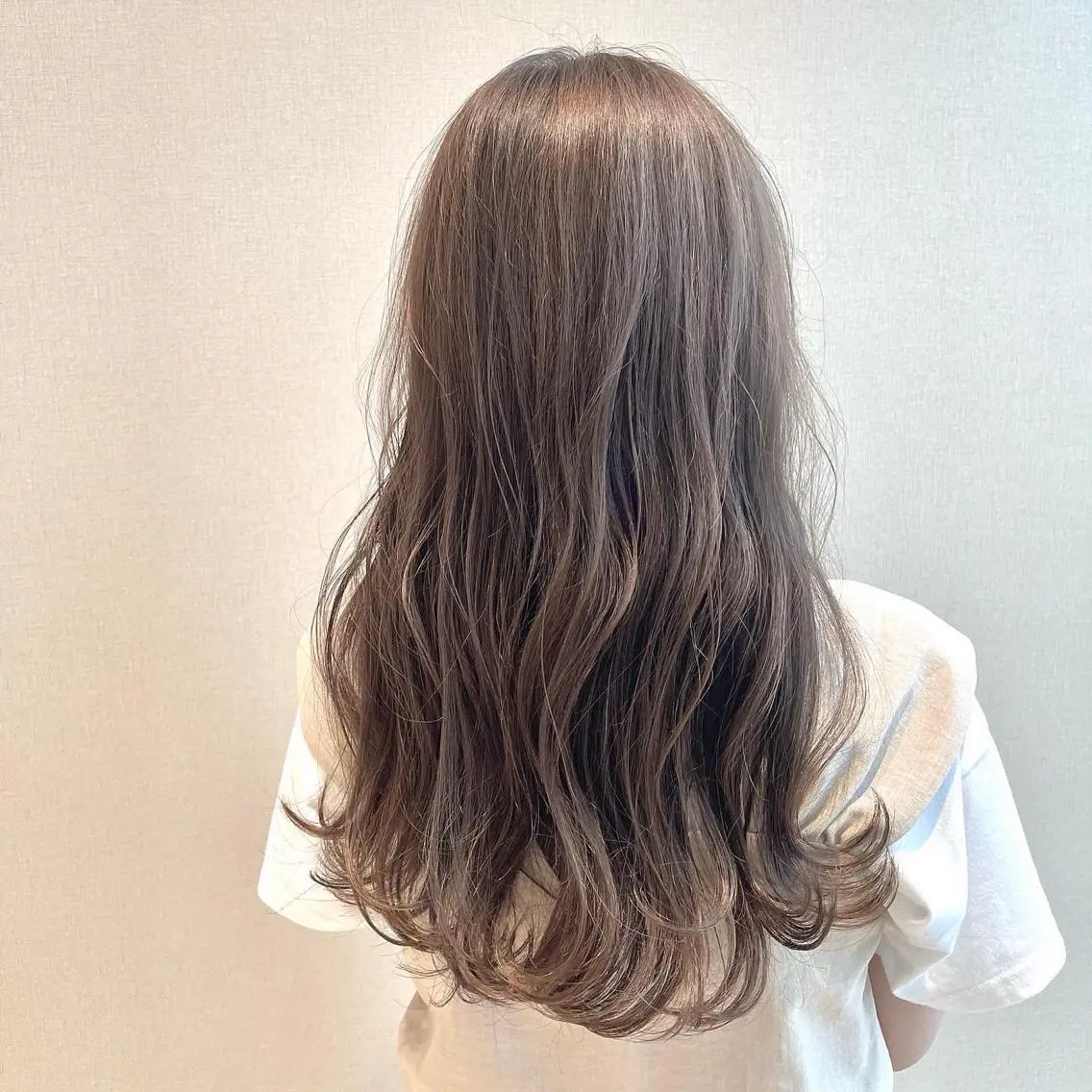 ロング カラー 切りっぱなしボブ/ 蒲生四丁目/伊藤瑠唯のヘアスタイル