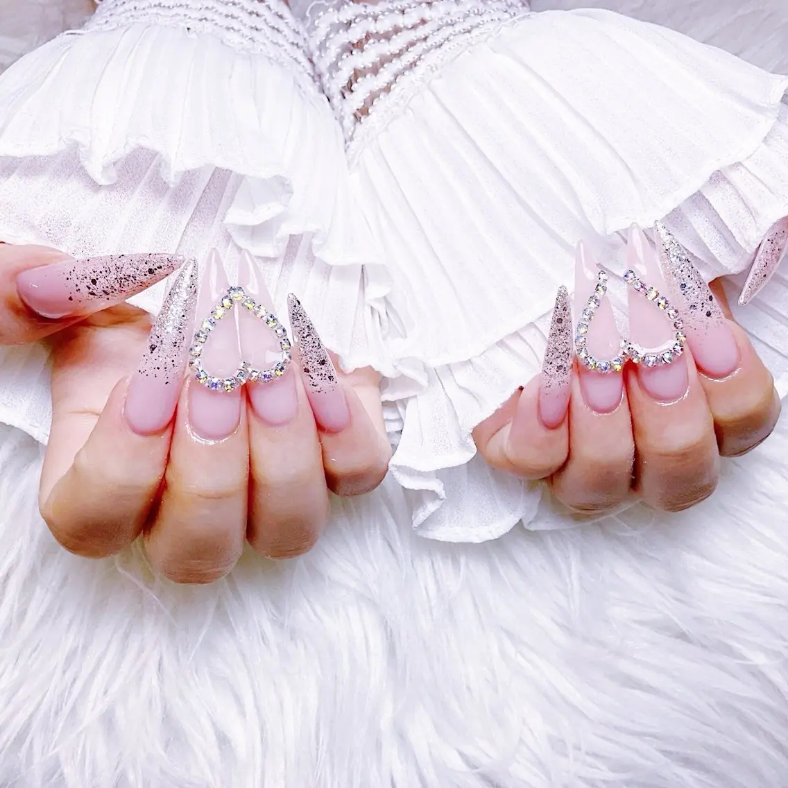 ネイル チークネイル 長さ出し フラワーネイル フレンチネイル ガーリー ハンドネイル ハンドケア NEW NAIL 池袋のネイルデザイン