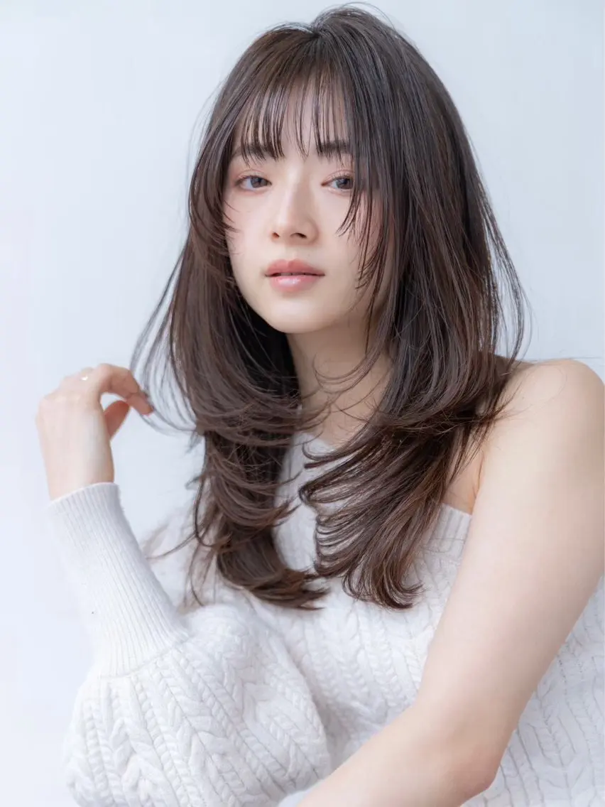 セミロング ハッシュカット レイヤーカット 小顔カット カット ヘアカラー トリートメント レイヤー似合わせ 透明感カラーりきやのヘアスタイル