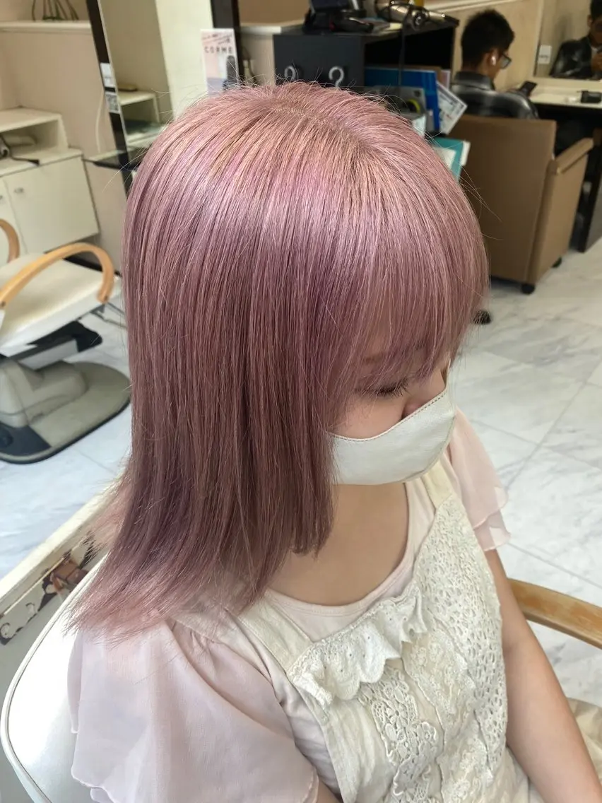 ミディアム カラー ヘアアレンジ ベージュカラー ブリーチ デザインカラー ダブルカラー ハイトーンカラー ヘアカラー トリートメント 目黒 碧人のヘアスタイル