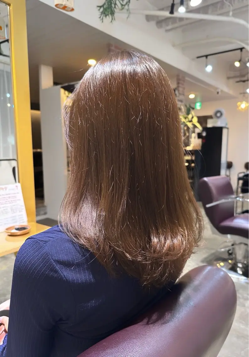 セミロング カラー アッシュ ベージュカラー 透明感カラー イルミナカラー レイヤーカット カット ヘアカラー Saki💛心斎橋 髪質改善/艶カラーのヘアスタイル