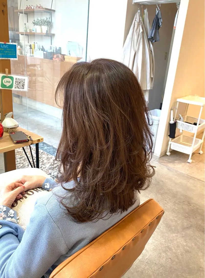 ミディアム カラー レイヤーカット カット ヘアカラー トリートメント 酸性ストレート/ブリ ーチなしWカラー河本のヘアスタイル