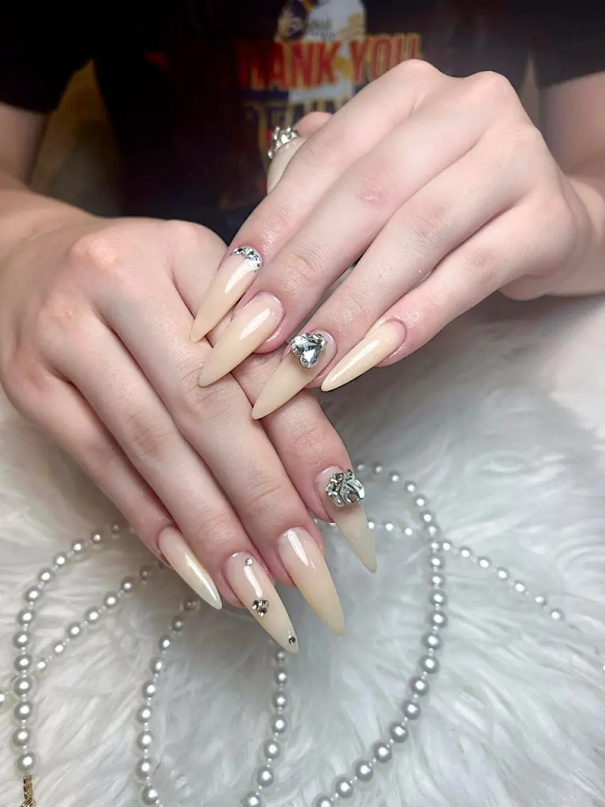 ネイル チークネイル ドット フレンチネイル グラデーション ハート ハンドネイル Julli NailStudioのネイルデザイン