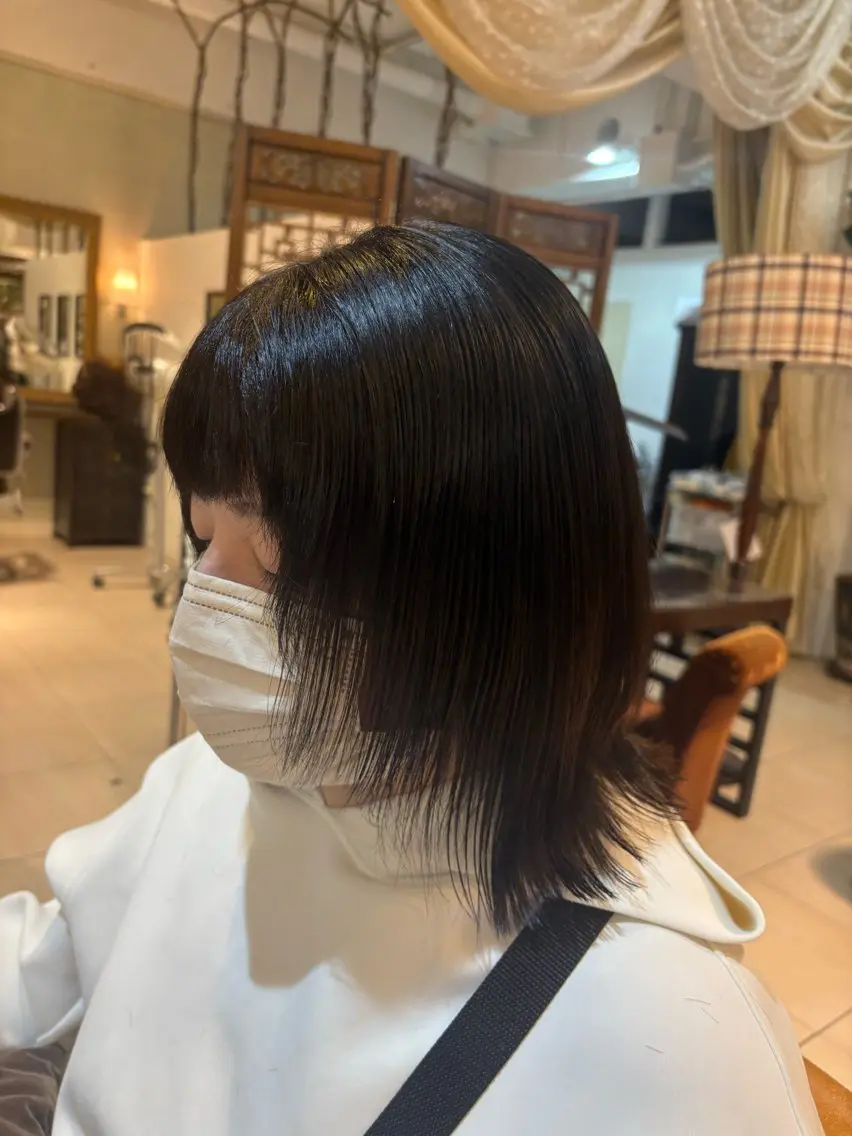 ミディアム レイヤーカット 外ハネヘア 菊池 菜月のヘアスタイル