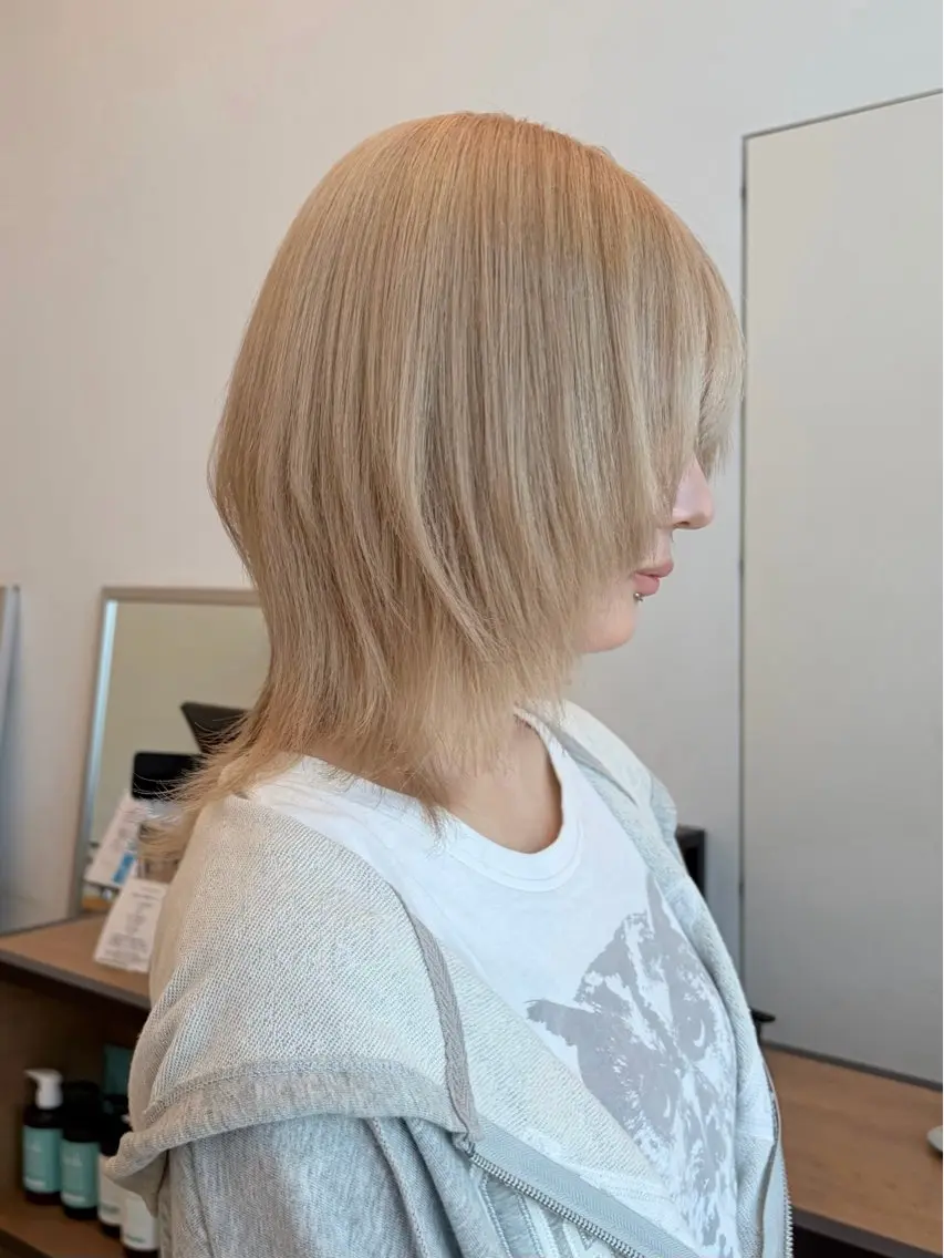 ミディアム ヘアカラー 羽鳥 菜々子のヘアスタイル