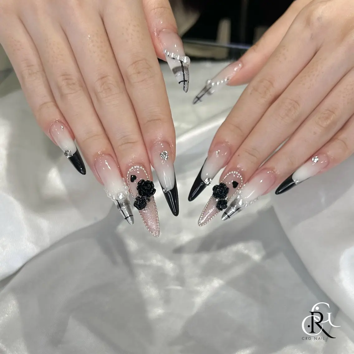 ロング ハンドネイル 美フォルムスカルプ✨ RENAのネイルデザイン