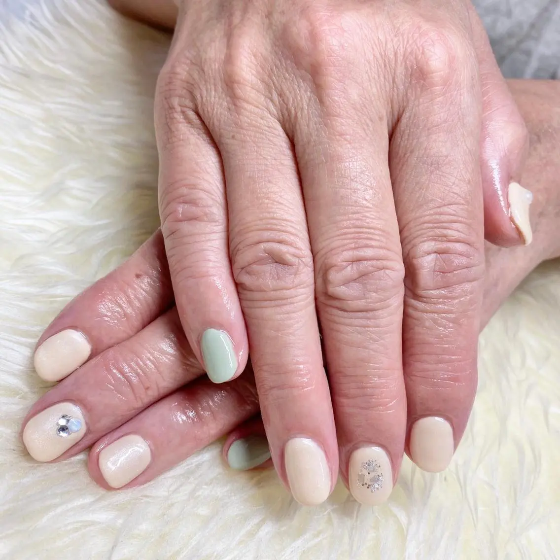 ネイル グリーン ハンドネイル Nail&eye Belire 新宿のネイルデザイン