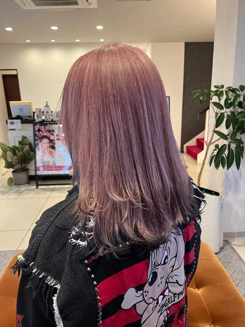 セミロング カラー 柔らかい艶暖色 レイヤー🫧姫汝のヘアスタイル