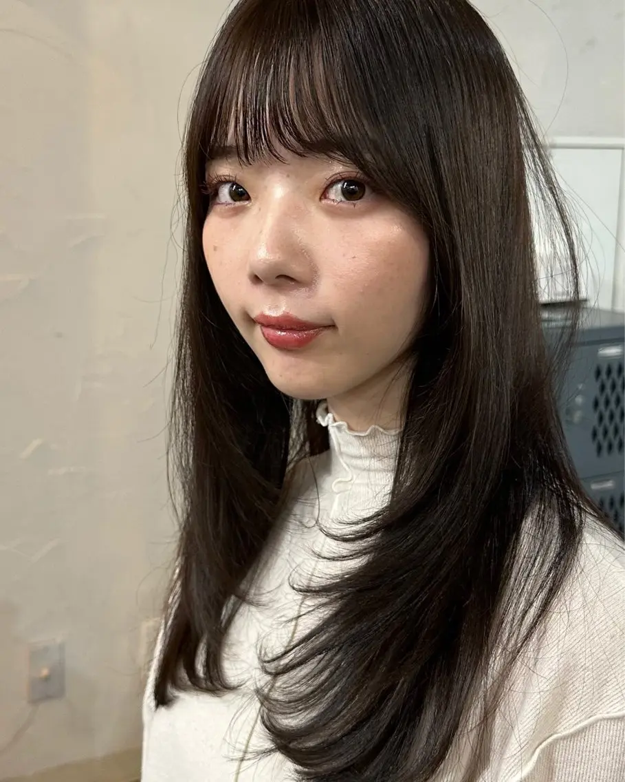 ロング カラー グレージュ ボブ くびれヘア 顔まわりレイヤー 顔周りカット カット ヘアカラー トリートメント 韓国レイヤー柔らかい 地毛風縮毛矯正／マツのヘアスタイル