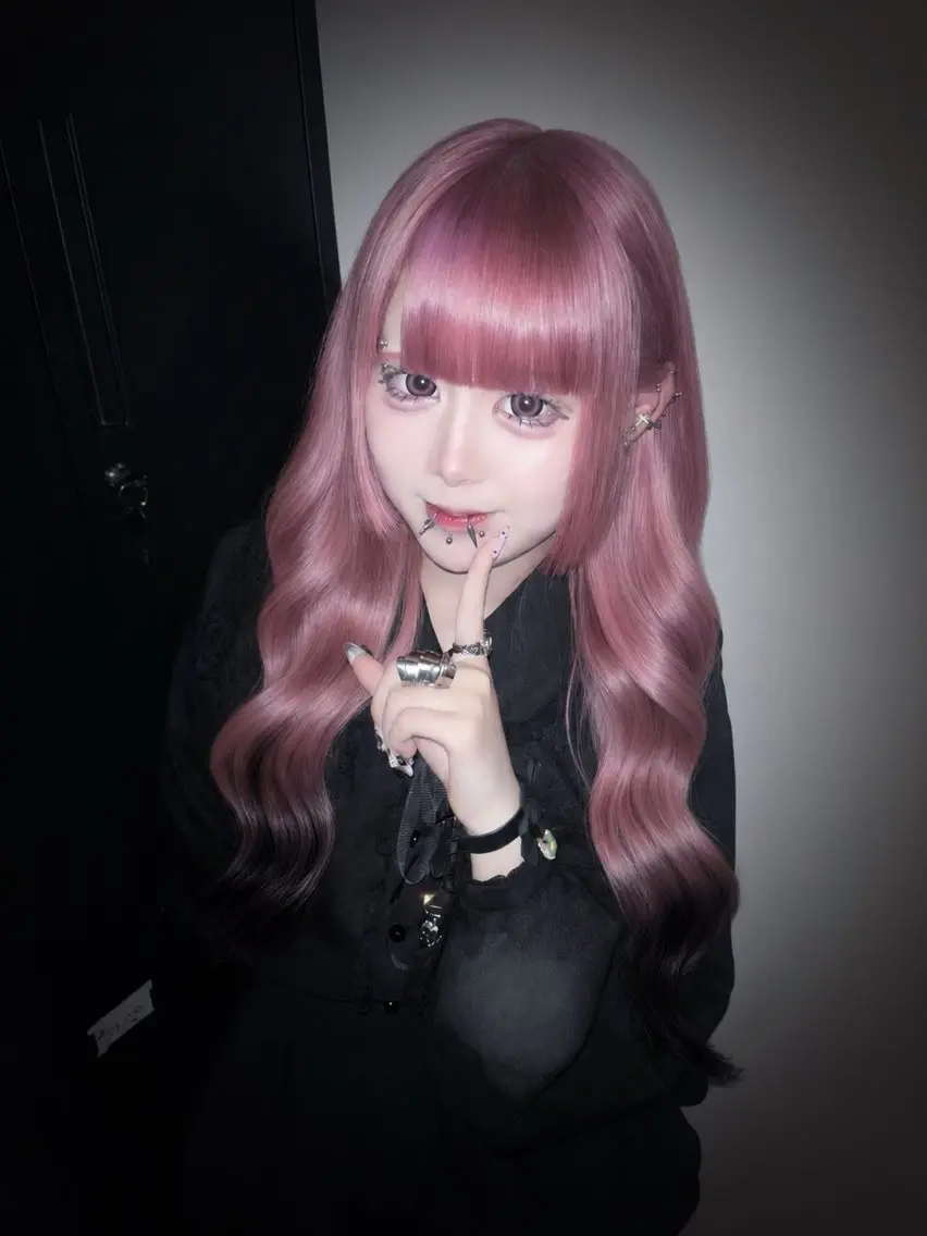 ブリーチリタッチ2㌢+カラー+トリートメントの写真