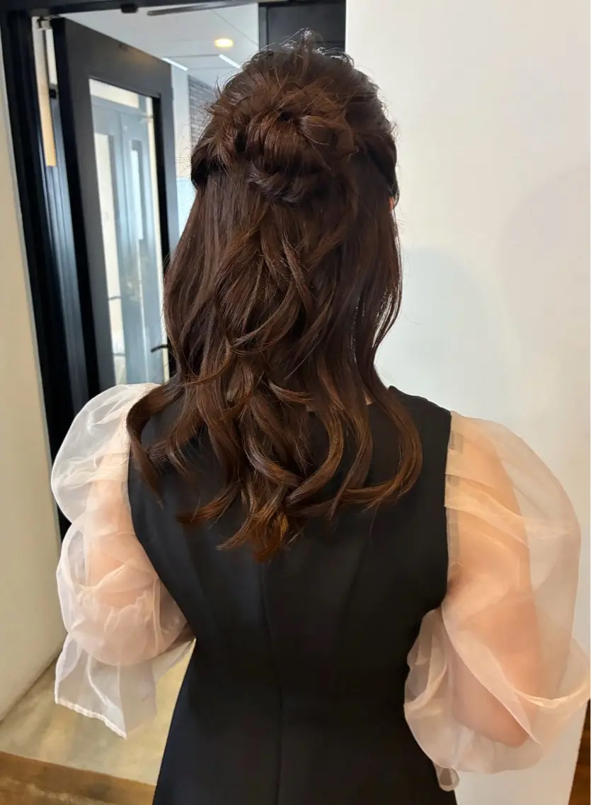 ミディアム カット ヘアカラー トリートメント nacoハイトーン ベージュ🍒のヘアスタイル