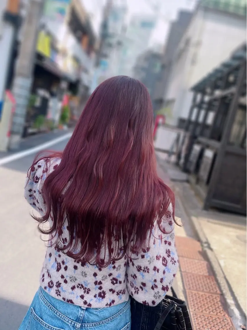 ロング カラー ブリーチ ブリーチなしカラー ピンクカラー レイヤーカット ローレイヤー コミヤマ ナツキ🪿のヘアスタイル