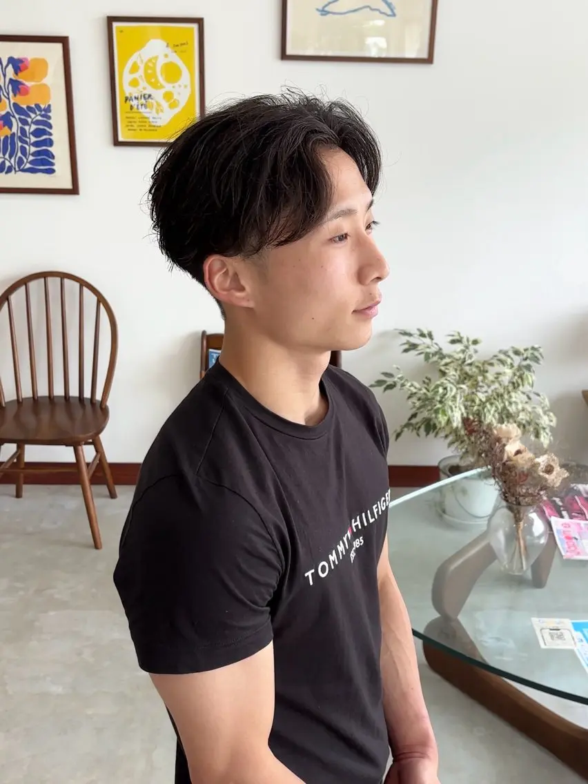 メンズ センターパート 中原 佑（店長）のヘアスタイル